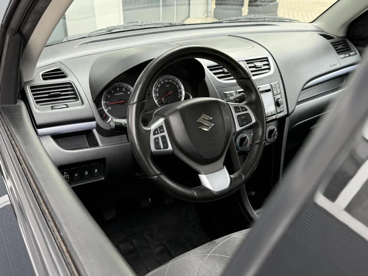 1.2 Style EASSS | Alcantara/Leder | Cruise | Airco | LED | Trekhaak
