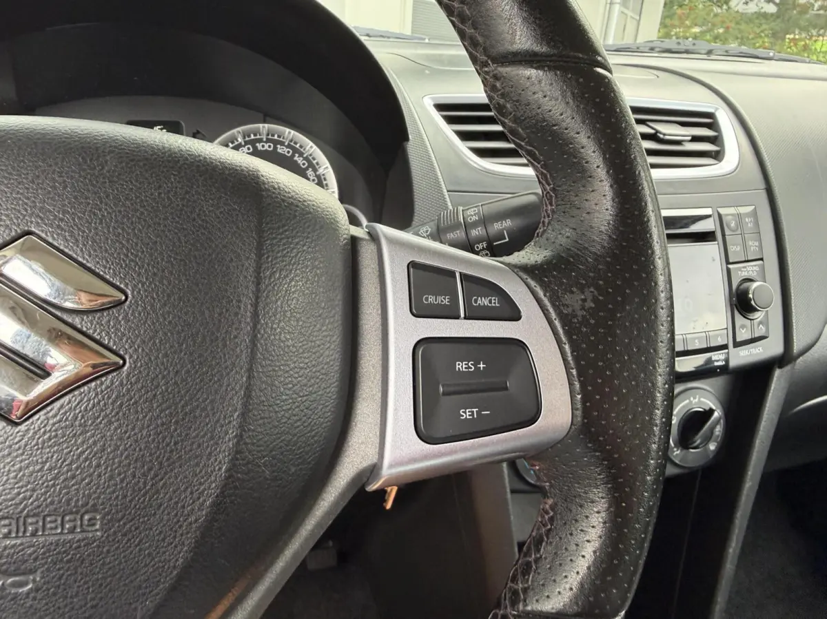 1.2 Style EASSS | Alcantara/Leder | Cruise | Airco | LED | Trekhaak