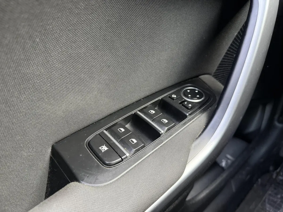 1.0 T-GDi DynamicLine | Camera | Carplay | Navigatie | Cruise | Climate | DAB