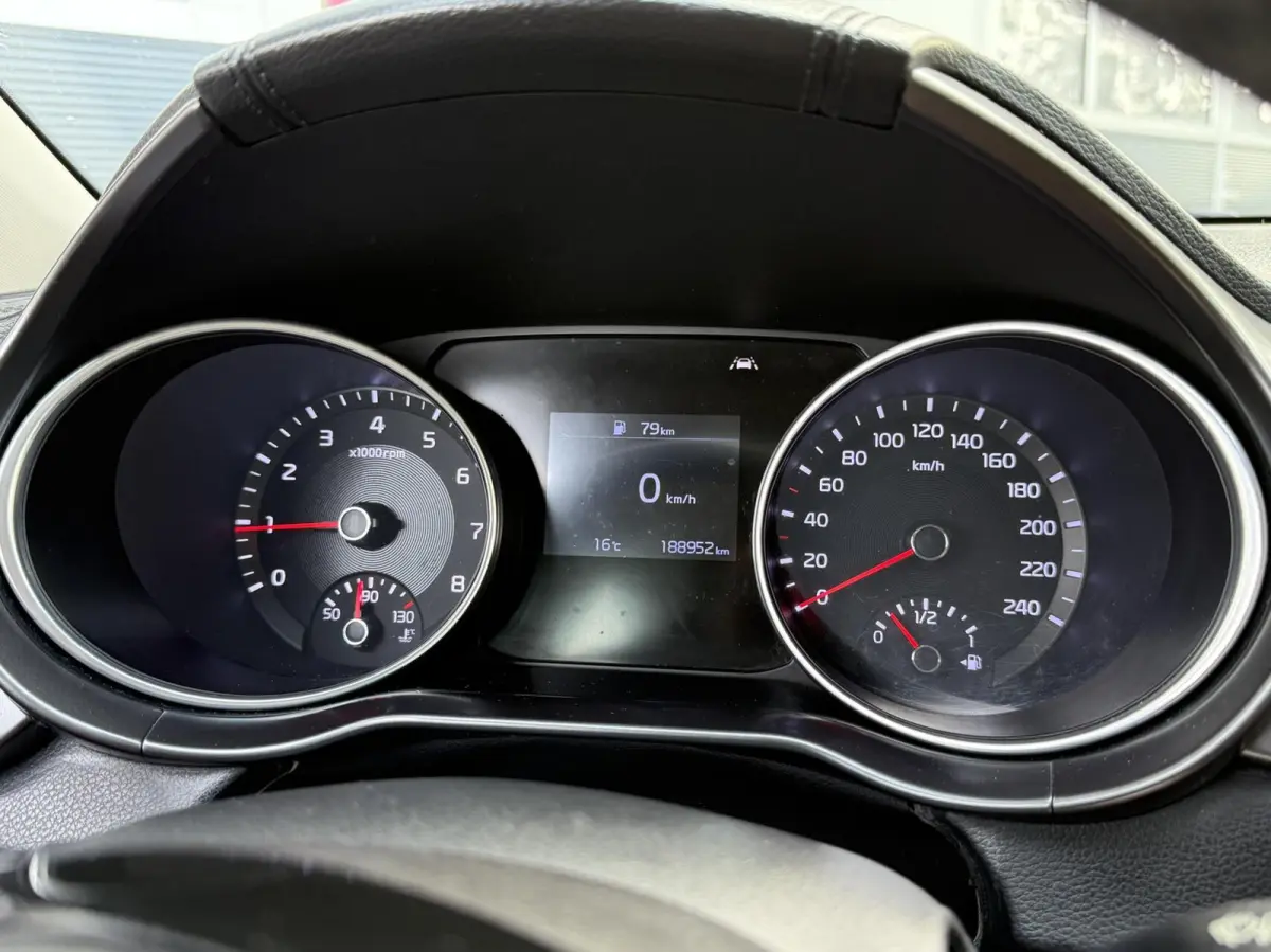 1.0 T-GDi DynamicLine | Camera | Carplay | Navigatie | Cruise | Climate | DAB