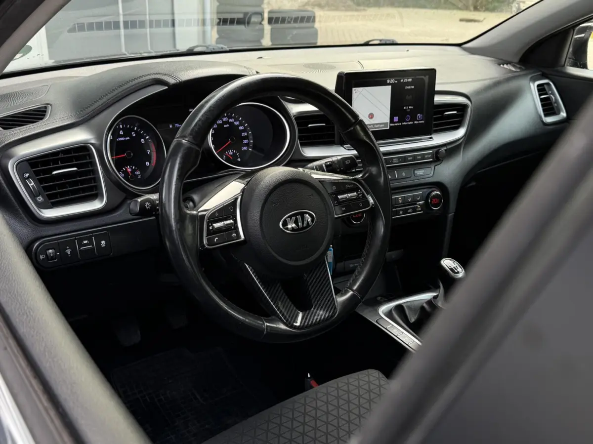 1.0 T-GDi DynamicLine | Camera | Carplay | Navigatie | Cruise | Climate | DAB