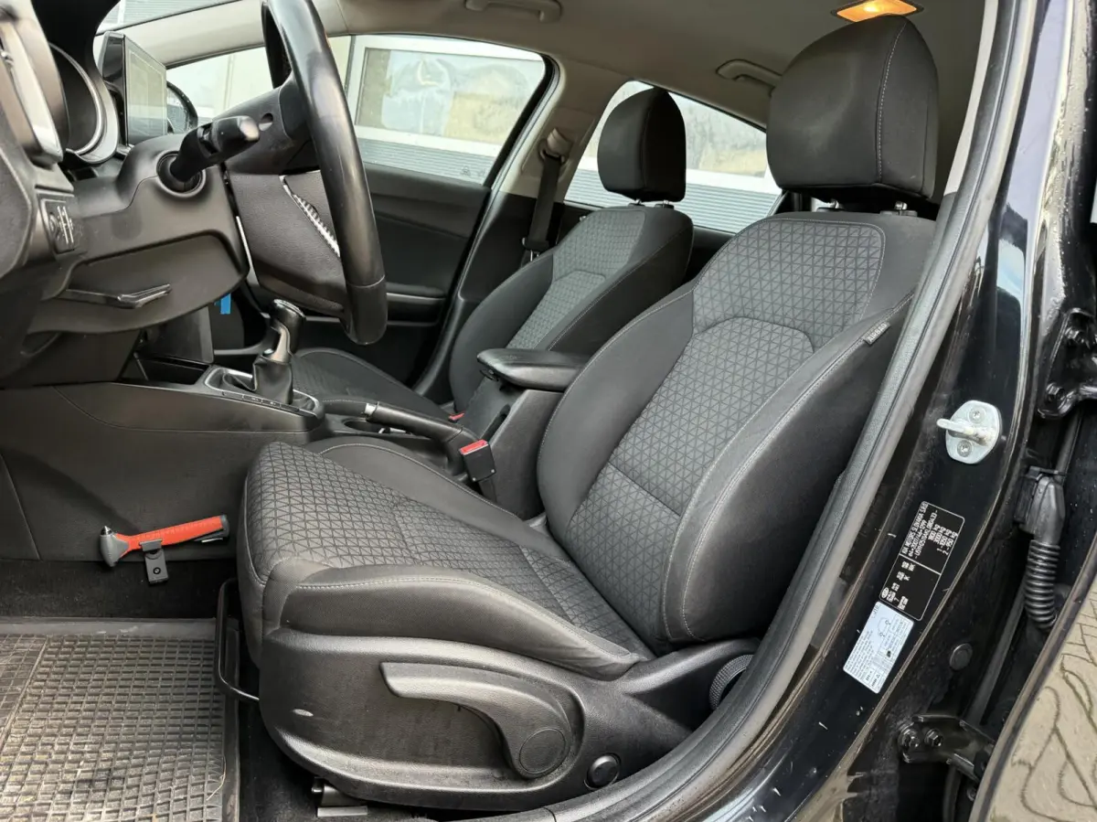 1.0 T-GDi DynamicLine | Camera | Carplay | Navigatie | Cruise | Climate | DAB