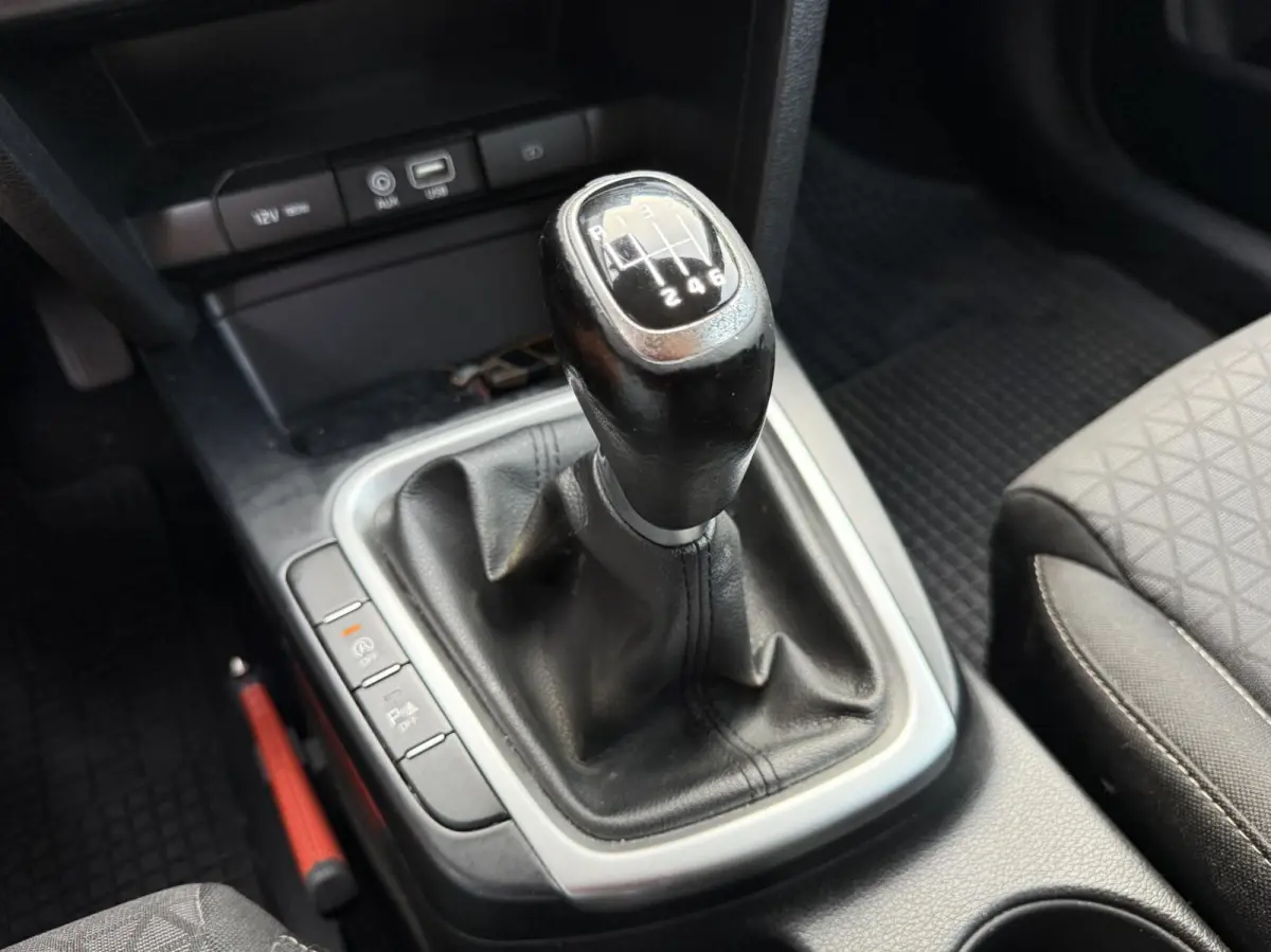 1.0 T-GDi DynamicLine | Camera | Carplay | Navigatie | Cruise | Climate | DAB