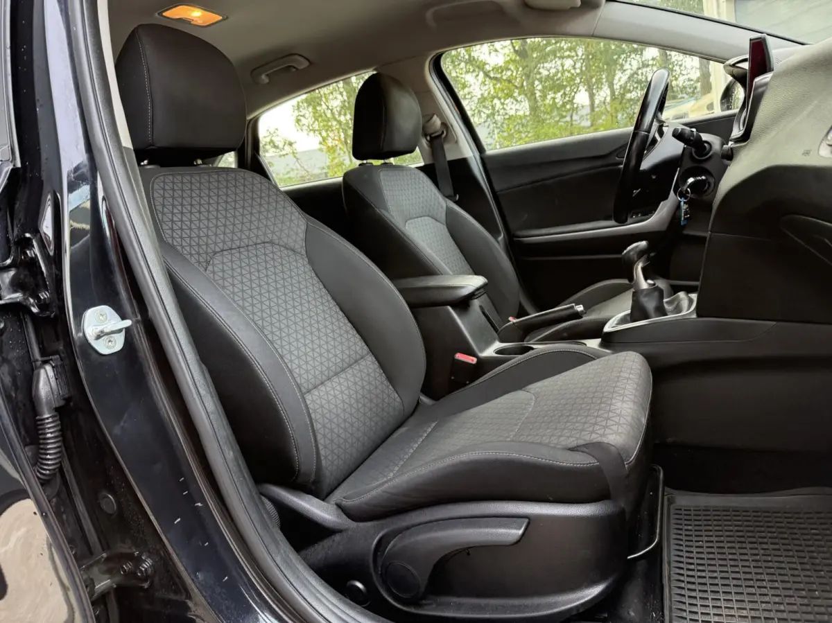 1.0 T-GDi DynamicLine | Camera | Carplay | Navigatie | Cruise | Climate | DAB