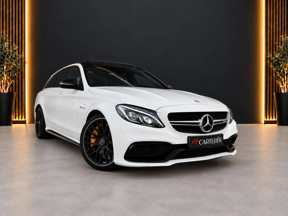 C63 S AMG 510PK V8 Bi-Turbo | Pano | Kuip - Schaalstoelen| XX-583-X | Burmester | Cruisecontrol | Navi | Led | Nieuwstaat | IWC | Memory | Stoelverwarming | Camera | F1 Flippers | Parfumerin