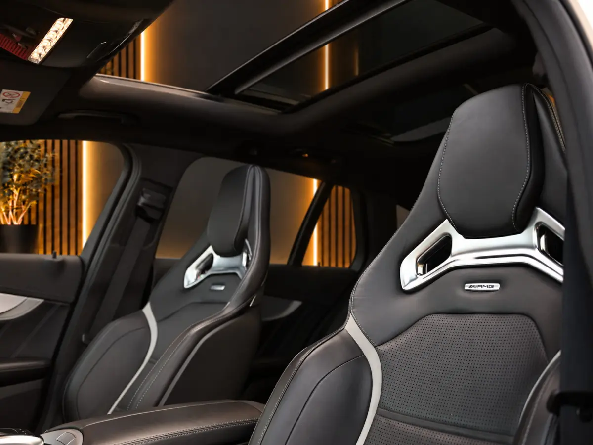 C63 S AMG 510PK V8 Bi-Turbo | Pano | Kuip - Schaalstoelen| XX-583-X | Burmester | Cruisecontrol | Navi | Led | Nieuwstaat | IWC | Memory | Stoelverwarming | Camera | F1 Flippers | Parfumerin