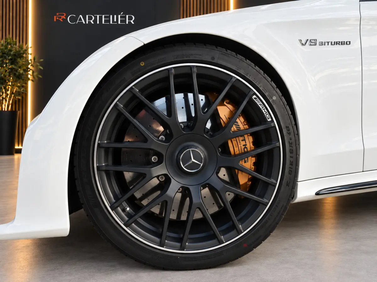 C63 S AMG 510PK V8 Bi-Turbo | Pano | Kuip - Schaalstoelen| XX-583-X | Burmester | Cruisecontrol | Navi | Led | Nieuwstaat | IWC | Memory | Stoelverwarming | Camera | F1 Flippers | Parfumerin