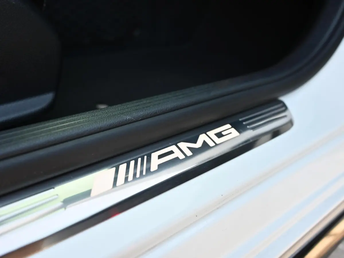 C63 S AMG 510PK V8 Bi-Turbo | Pano | Kuip - Schaalstoelen| XX-583-X | Burmester | Cruisecontrol | Navi | Led | Nieuwstaat | IWC | Memory | Stoelverwarming | Camera | F1 Flippers | Parfumerin