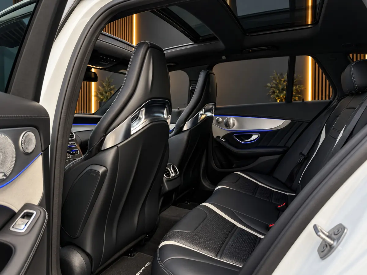 C63 S AMG 510PK V8 Bi-Turbo | Pano | Kuip - Schaalstoelen| XX-583-X | Burmester | Cruisecontrol | Navi | Led | Nieuwstaat | IWC | Memory | Stoelverwarming | Camera | F1 Flippers | Parfumerin