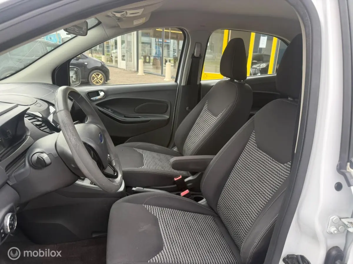 1.2 Titanium Ultimate White airco cruise Parkeersensoren km