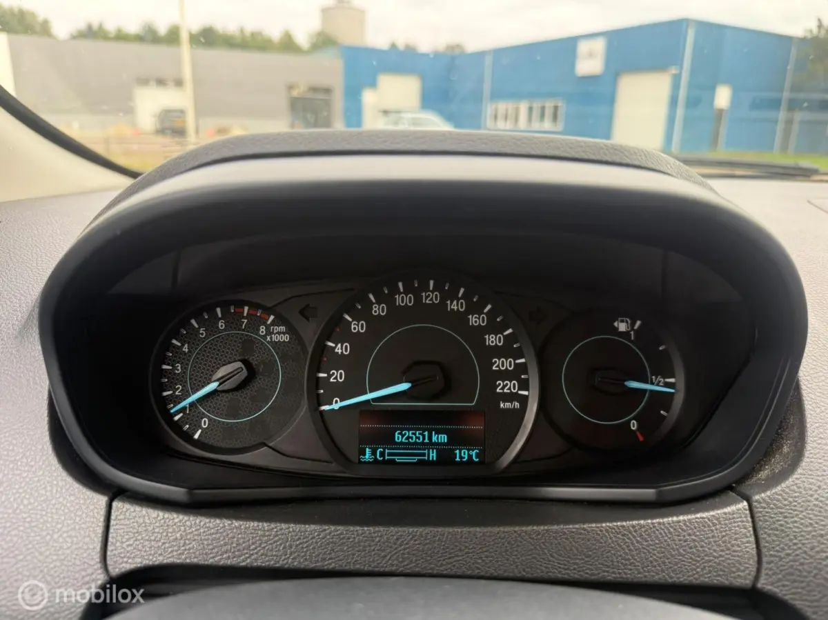 1.2 Titanium Ultimate White airco cruise Parkeersensoren km