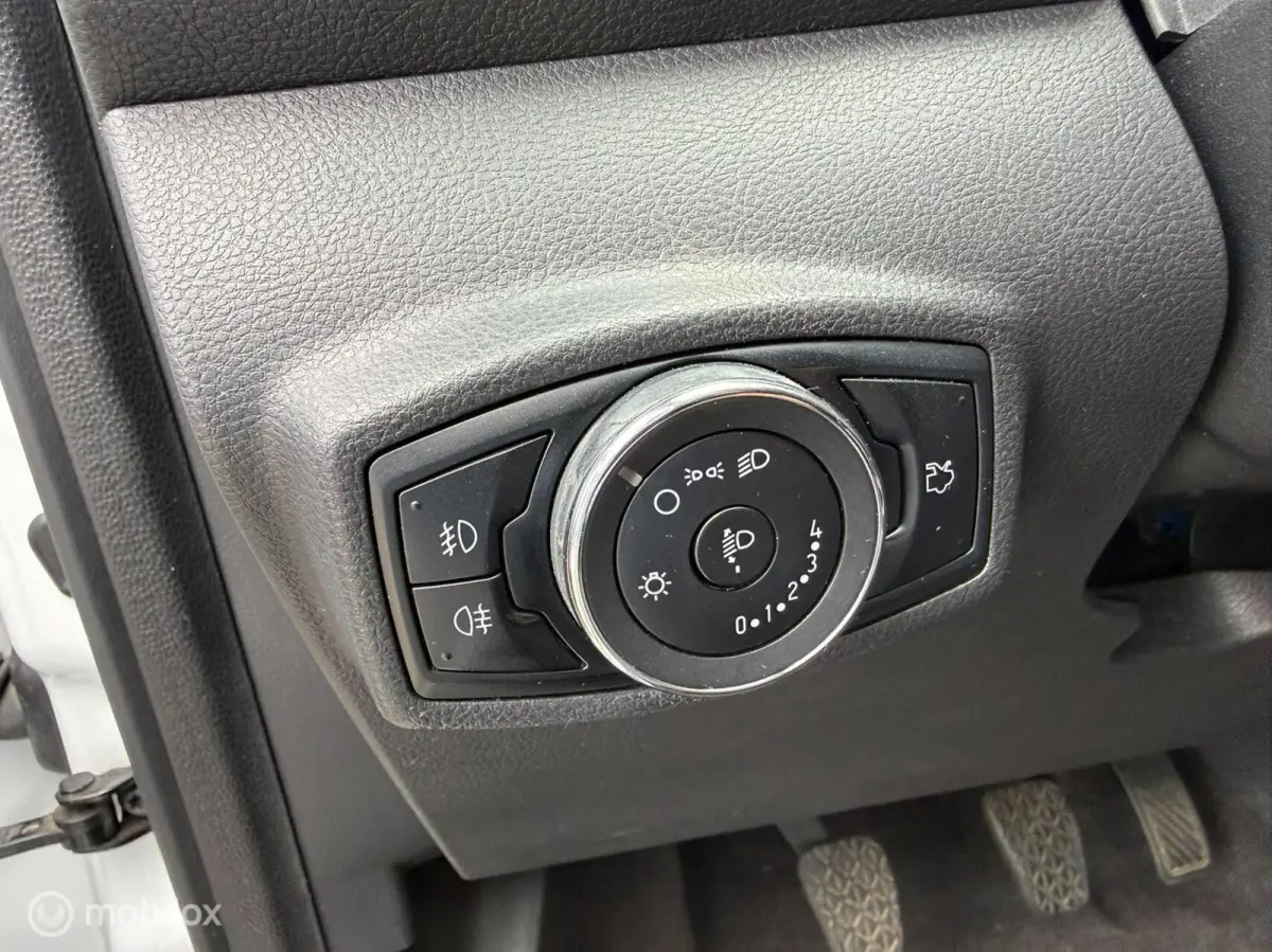 1.2 Titanium Ultimate White airco cruise Parkeersensoren km