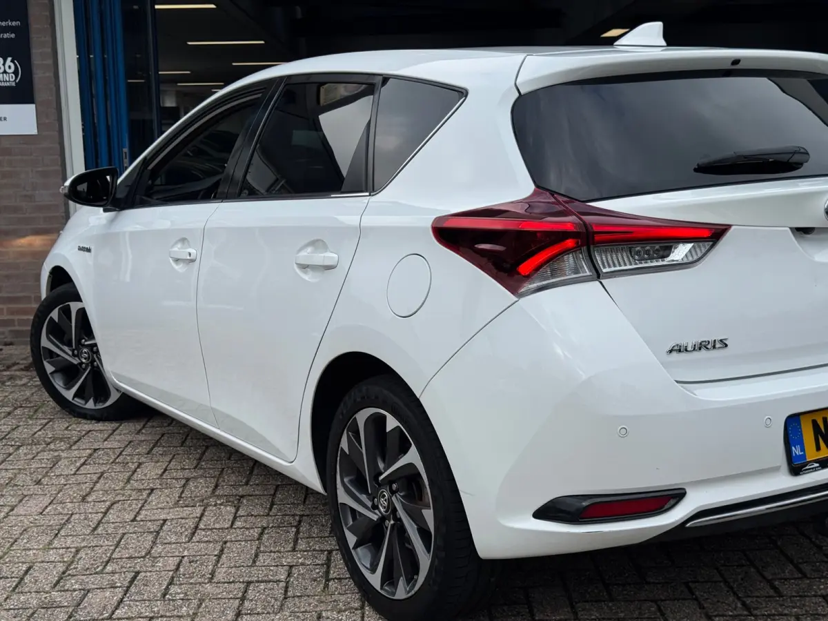 1.8 Hybrid Active AUT NAVI NAP!