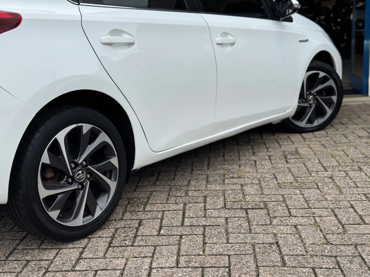 1.8 Hybrid Active AUT NAVI NAP!