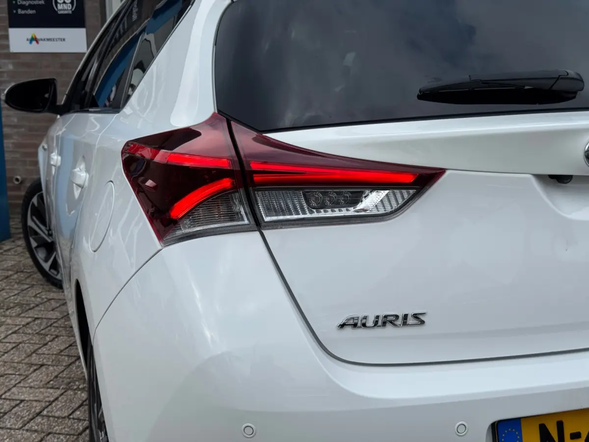 1.8 Hybrid Active AUT NAVI NAP!