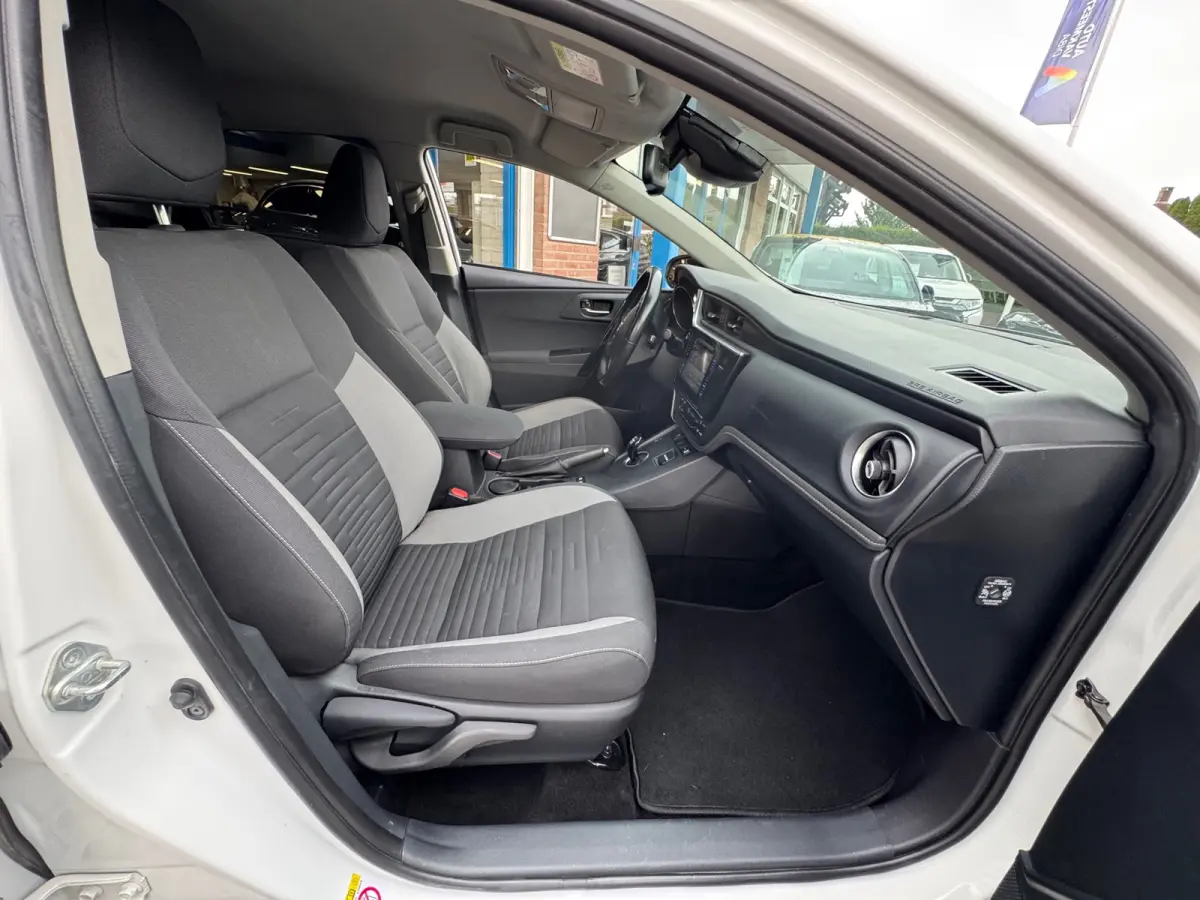 1.8 Hybrid Active AUT NAVI NAP!