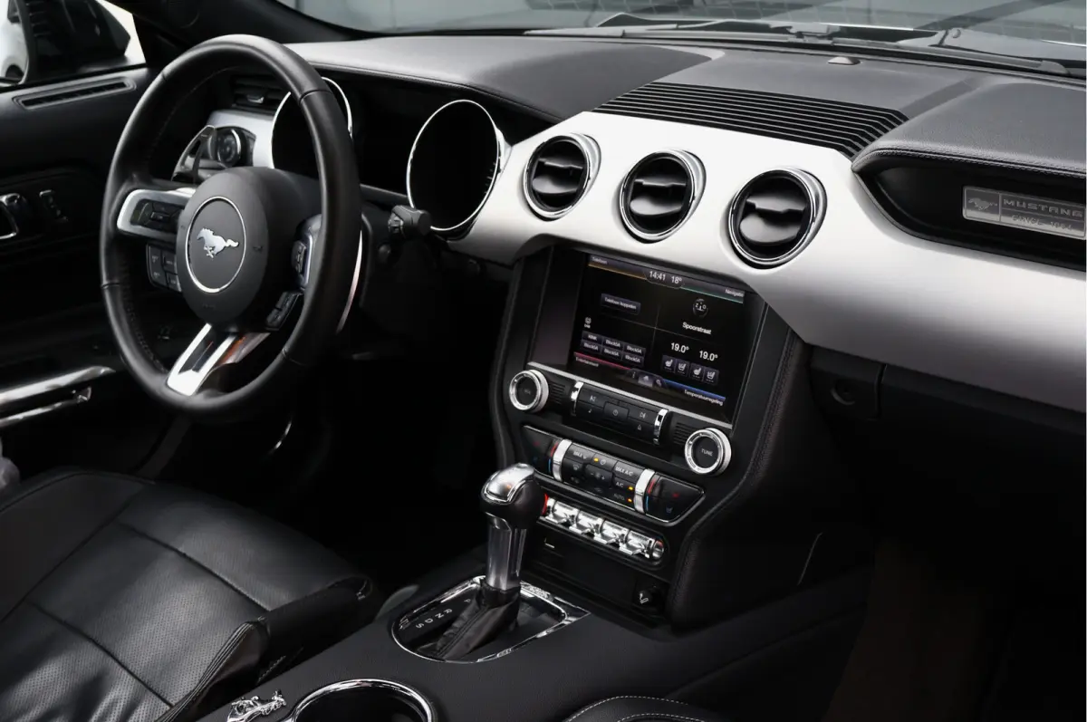 2.3 EcoBoost EU Model | Leer | K&N Intake | MagnaFlow Sportuitlaat | Stoelverwarming / ventilatie | Camera | Keyless