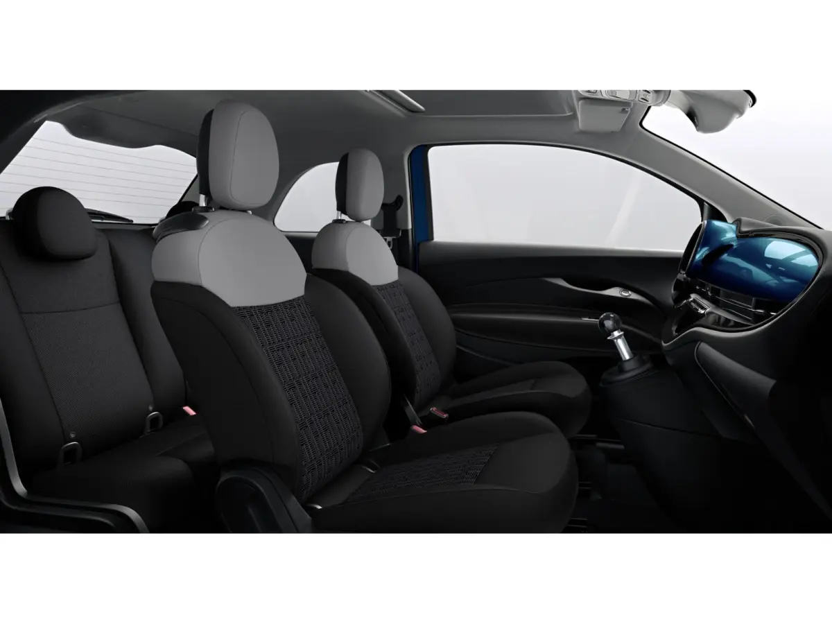 ICON | 10,25" touchscreen radio met Bluetooth, DAB & USB | Automatische airconditioning | Isofix bevestigingspunten op de achterstoelen