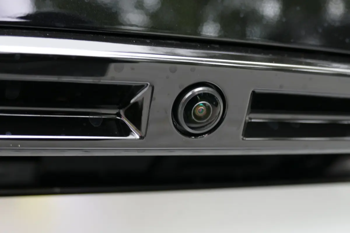 GT | Active Safety Brake met camera en radar (automatisch noodremsysteem) met Distance Alert (waarschuwing dreigende aanrijding) | Advanced Active Safety Brake met camera en radar | Climate 