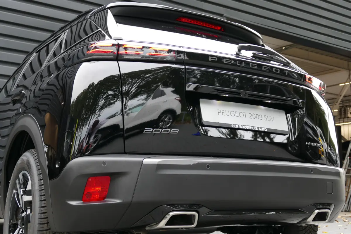 GT | Active Safety Brake met camera en radar (automatisch noodremsysteem) met Distance Alert (waarschuwing dreigende aanrijding) | Advanced Active Safety Brake met camera en radar | Climate 