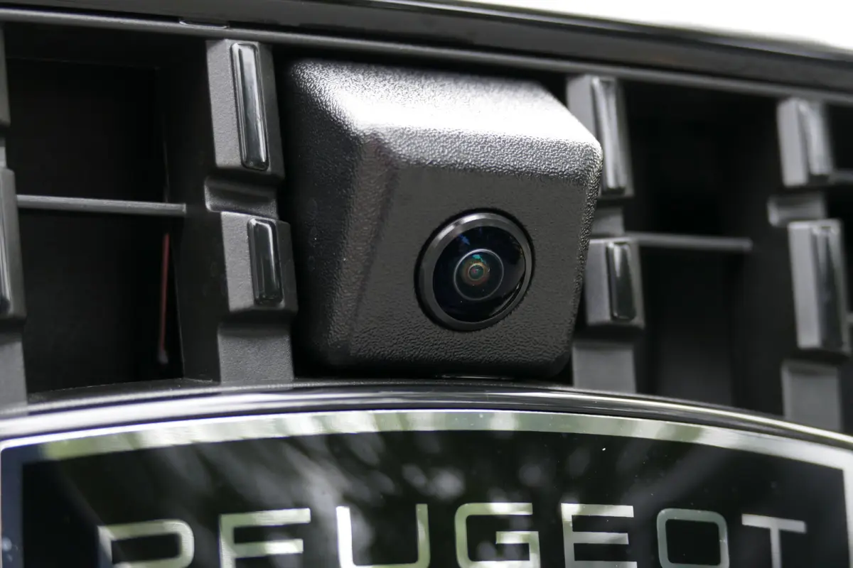 GT | Active Safety Brake met camera en radar (automatisch noodremsysteem) met Distance Alert (waarschuwing dreigende aanrijding) | Advanced Active Safety Brake met camera en radar | Climate 