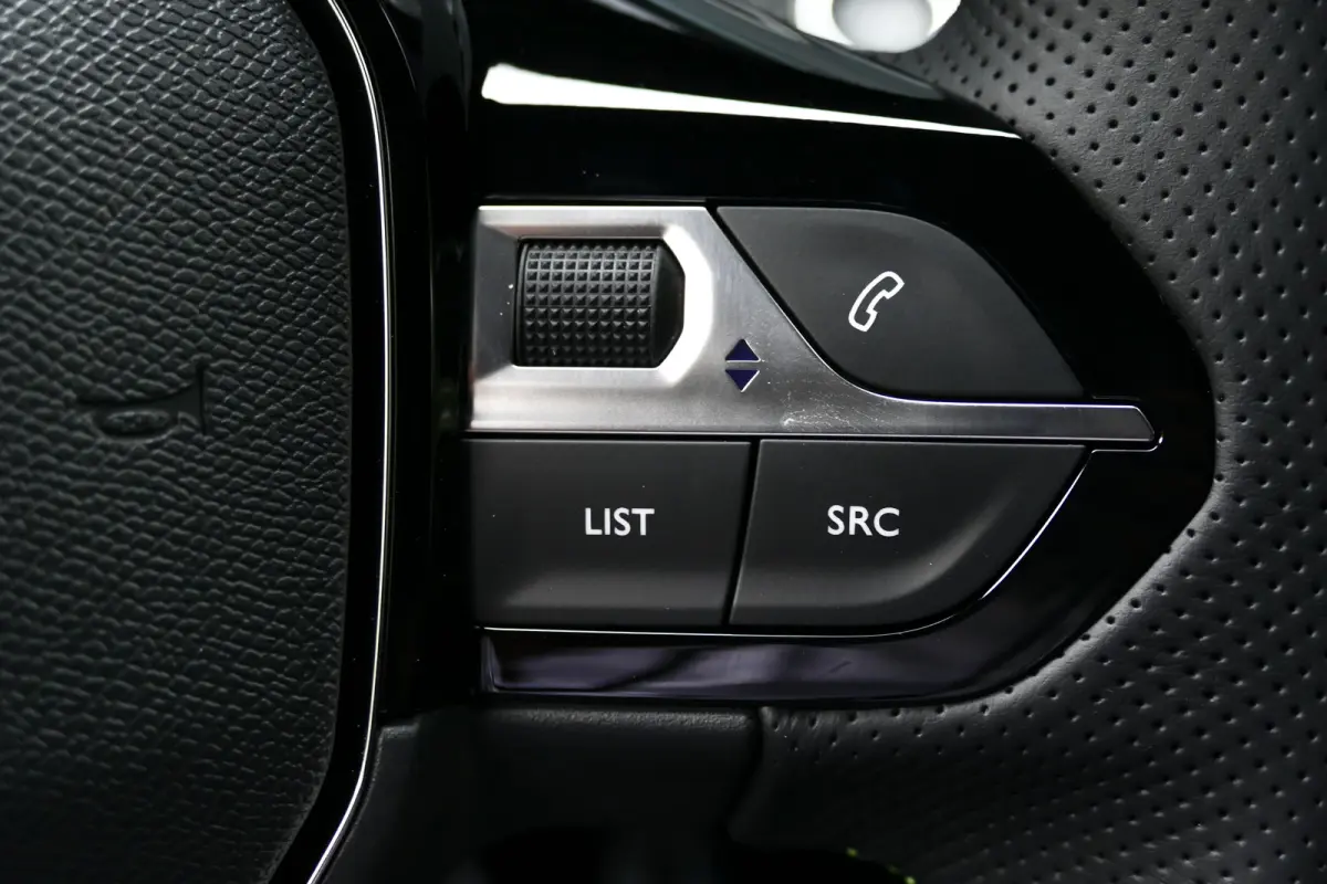 GT | Active Safety Brake met camera en radar (automatisch noodremsysteem) met Distance Alert (waarschuwing dreigende aanrijding) | Advanced Active Safety Brake met camera en radar | Climate 