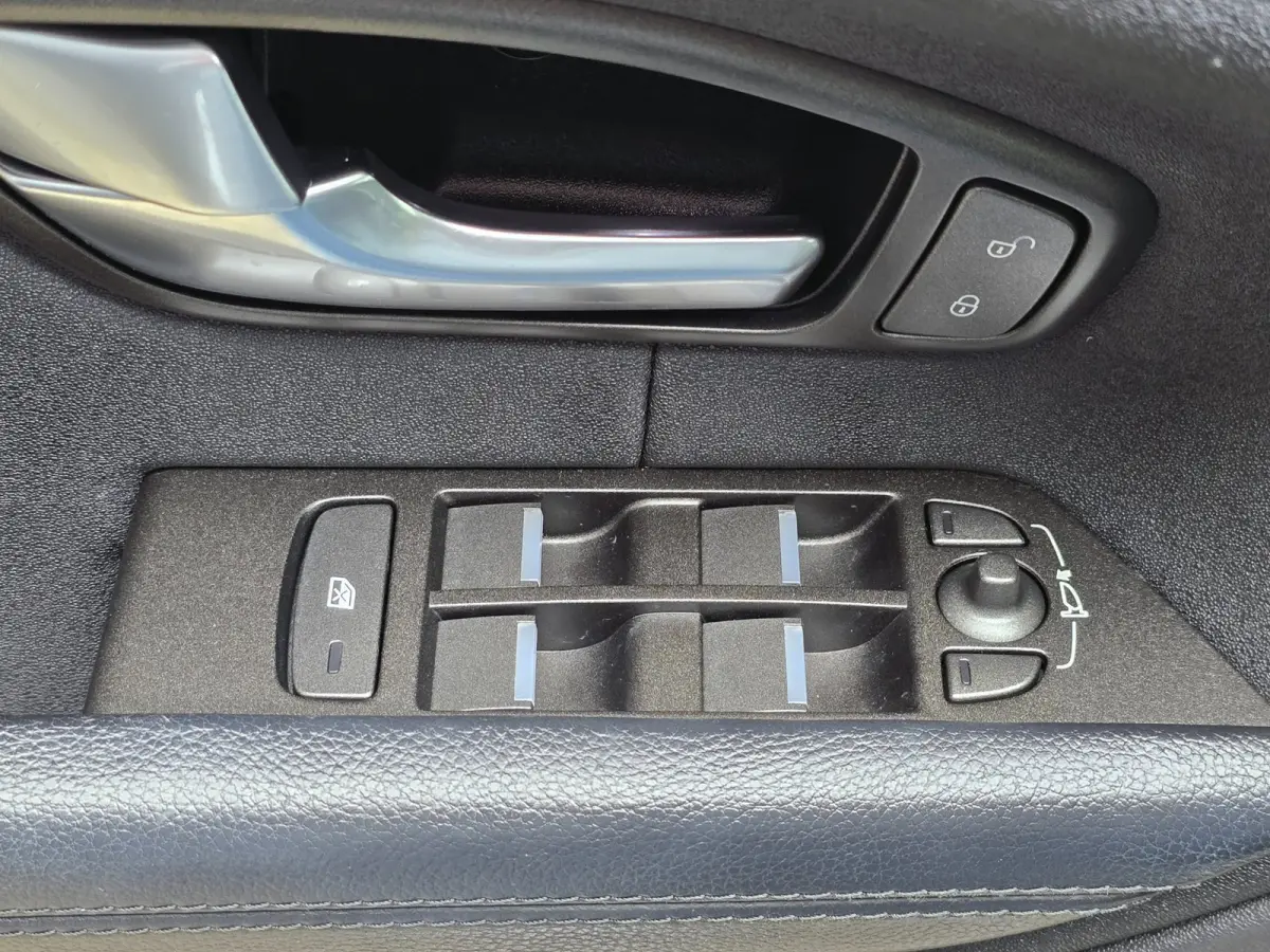 2.0 Si4 SE Dynamic / Aut / Camera / Navi / Leder / Meridian / Head Up / Cruise Control / Led / Pdc