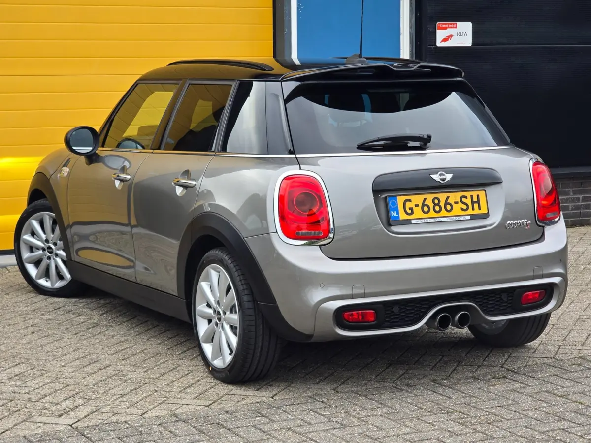 2.0 Cooper S Chili Serious Business / AUT / 5 Deurs / Navi / Head Up / Harman Kardon / Stoelverwarming / Led / Pdc