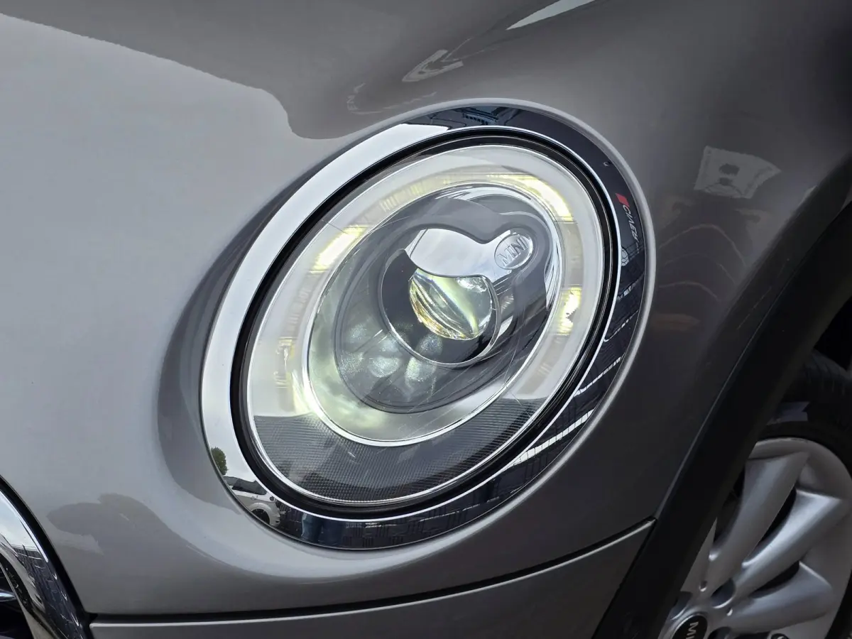 2.0 Cooper S Chili Serious Business / AUT / 5 Deurs / Navi / Head Up / Harman Kardon / Stoelverwarming / Led / Pdc
