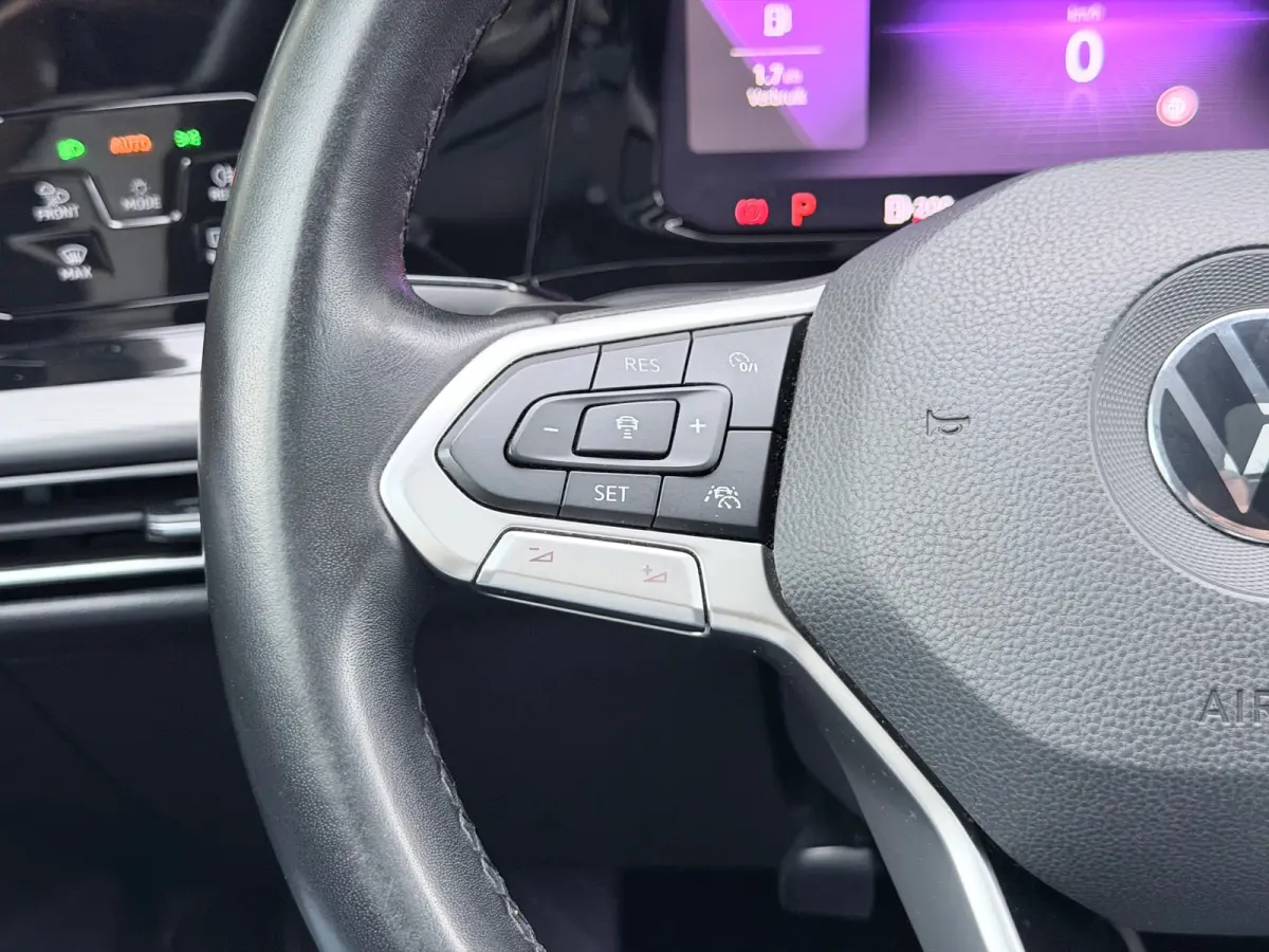 1.5 eTSI R-Line Pano/Memory/HuD