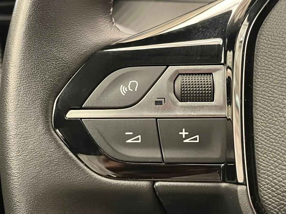 1.2 PureTech Active | Airco | Apple Carplay/Android Auto|telefoonintegratie premium | Centrale deurvergrendeling met afstandsbediening
