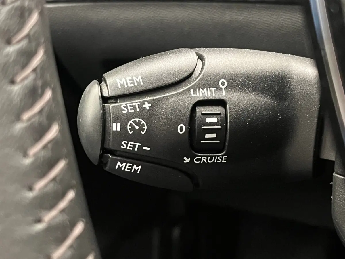 1.2 PureTech Active | Airco | Apple Carplay/Android Auto|telefoonintegratie premium | Centrale deurvergrendeling met afstandsbediening