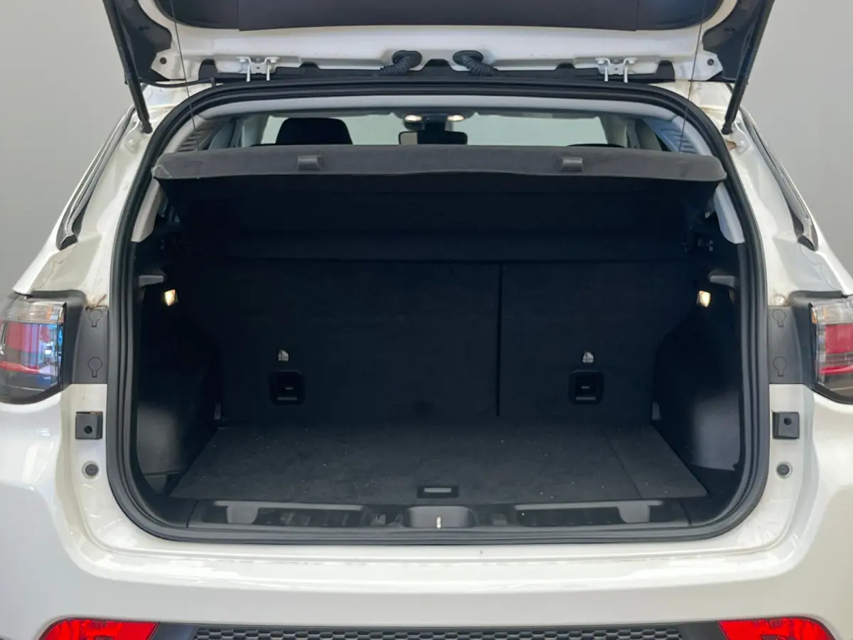 4xe 240 PLUG-IN HYBRID UPLAND AUTOMAAT | Achteruitrijcamera | Afwijkende dakkleur | Apple Carplay/Android Auto|telefoonintegratie premium