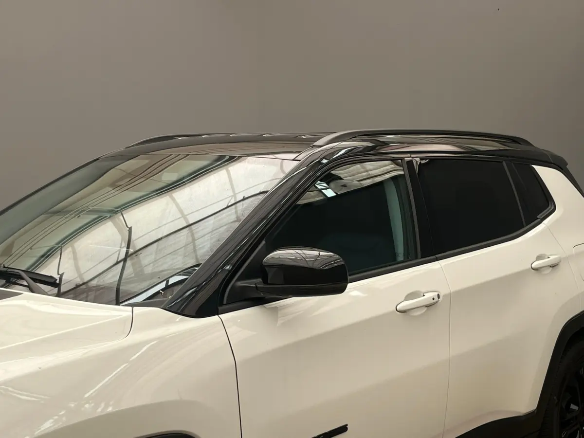 4xe 240 PLUG-IN HYBRID UPLAND AUTOMAAT | Achteruitrijcamera | Afwijkende dakkleur | Apple Carplay/Android Auto|telefoonintegratie premium