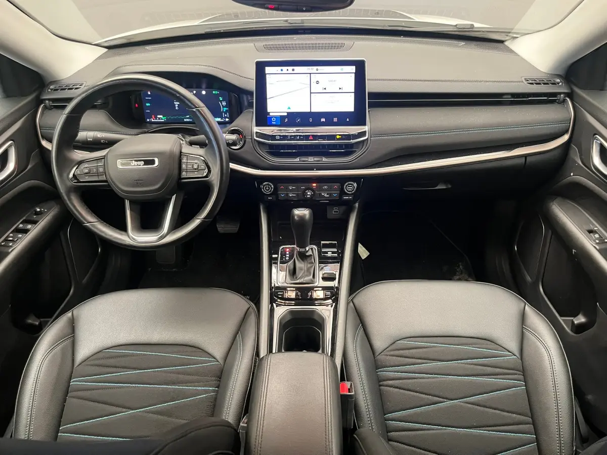 4xe 240 PLUG-IN HYBRID UPLAND AUTOMAAT | Achteruitrijcamera | Afwijkende dakkleur | Apple Carplay/Android Auto|telefoonintegratie premium