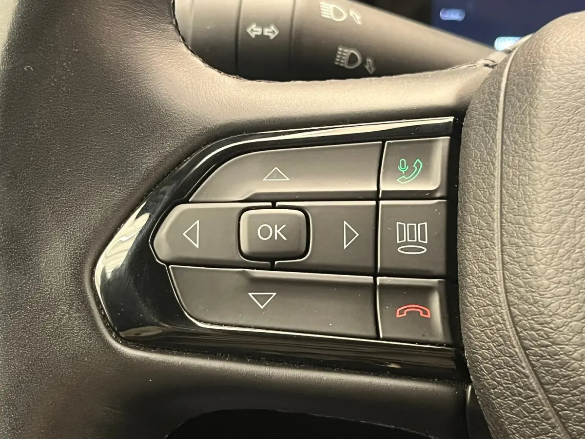 4xe 240 PLUG-IN HYBRID UPLAND AUTOMAAT | Achteruitrijcamera | Afwijkende dakkleur | Apple Carplay/Android Auto|telefoonintegratie premium