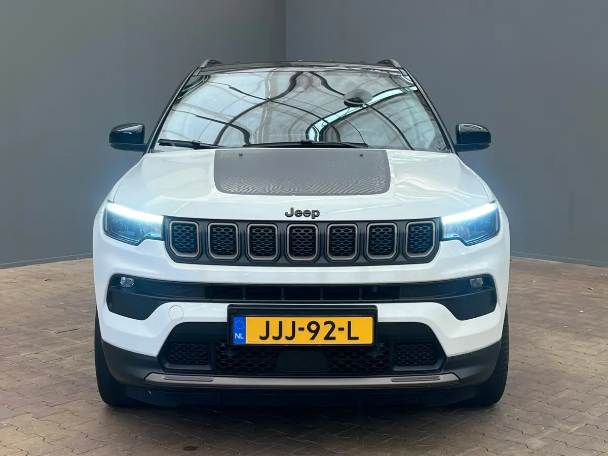 4xe 240 PLUG-IN HYBRID UPLAND AUTOMAAT | Achteruitrijcamera | Afwijkende dakkleur | Apple Carplay/Android Auto|telefoonintegratie premium