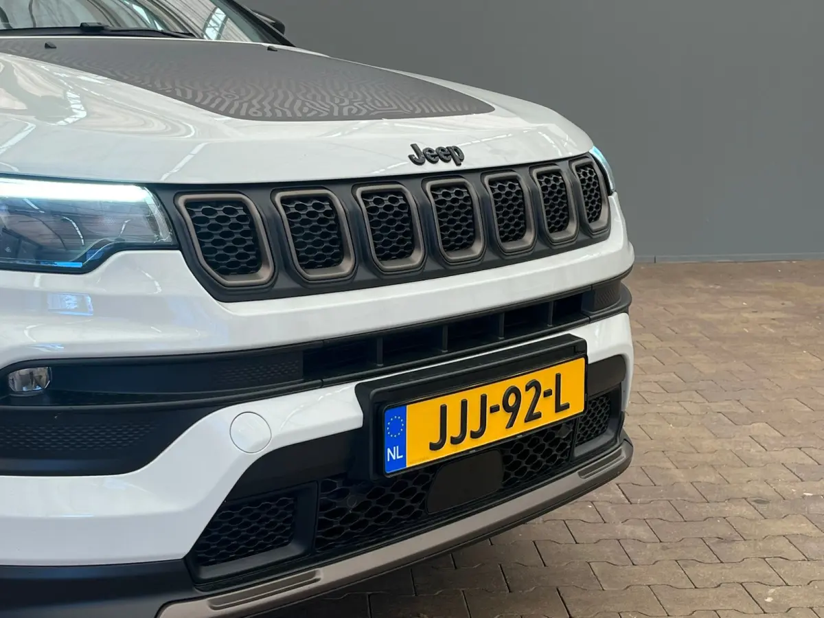4xe 240 PLUG-IN HYBRID UPLAND AUTOMAAT | Achteruitrijcamera | Afwijkende dakkleur | Apple Carplay/Android Auto|telefoonintegratie premium