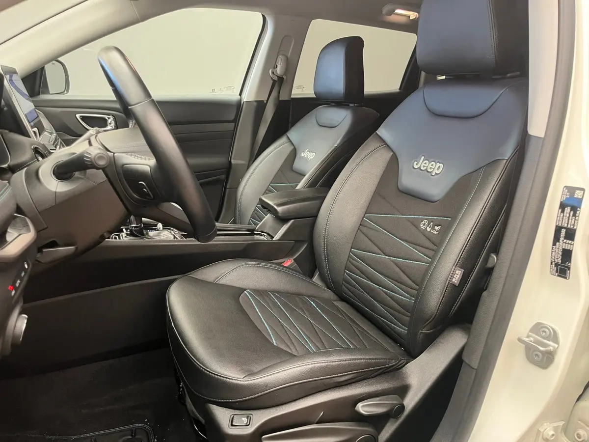 4xe 240 PLUG-IN HYBRID UPLAND AUTOMAAT | Achteruitrijcamera | Afwijkende dakkleur | Apple Carplay/Android Auto|telefoonintegratie premium