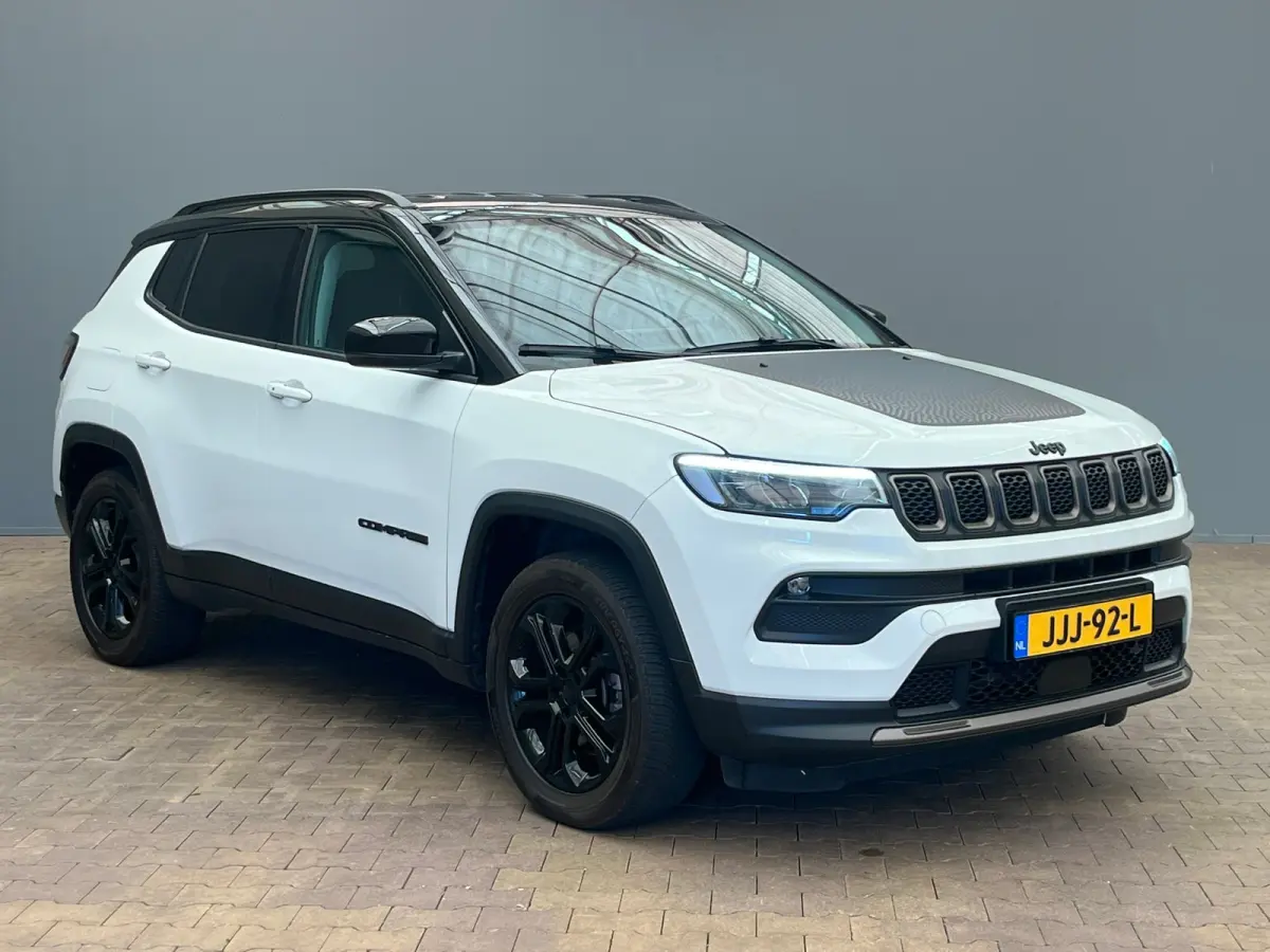 4xe 240 PLUG-IN HYBRID UPLAND AUTOMAAT | Achteruitrijcamera | Afwijkende dakkleur | Apple Carplay/Android Auto|telefoonintegratie premium