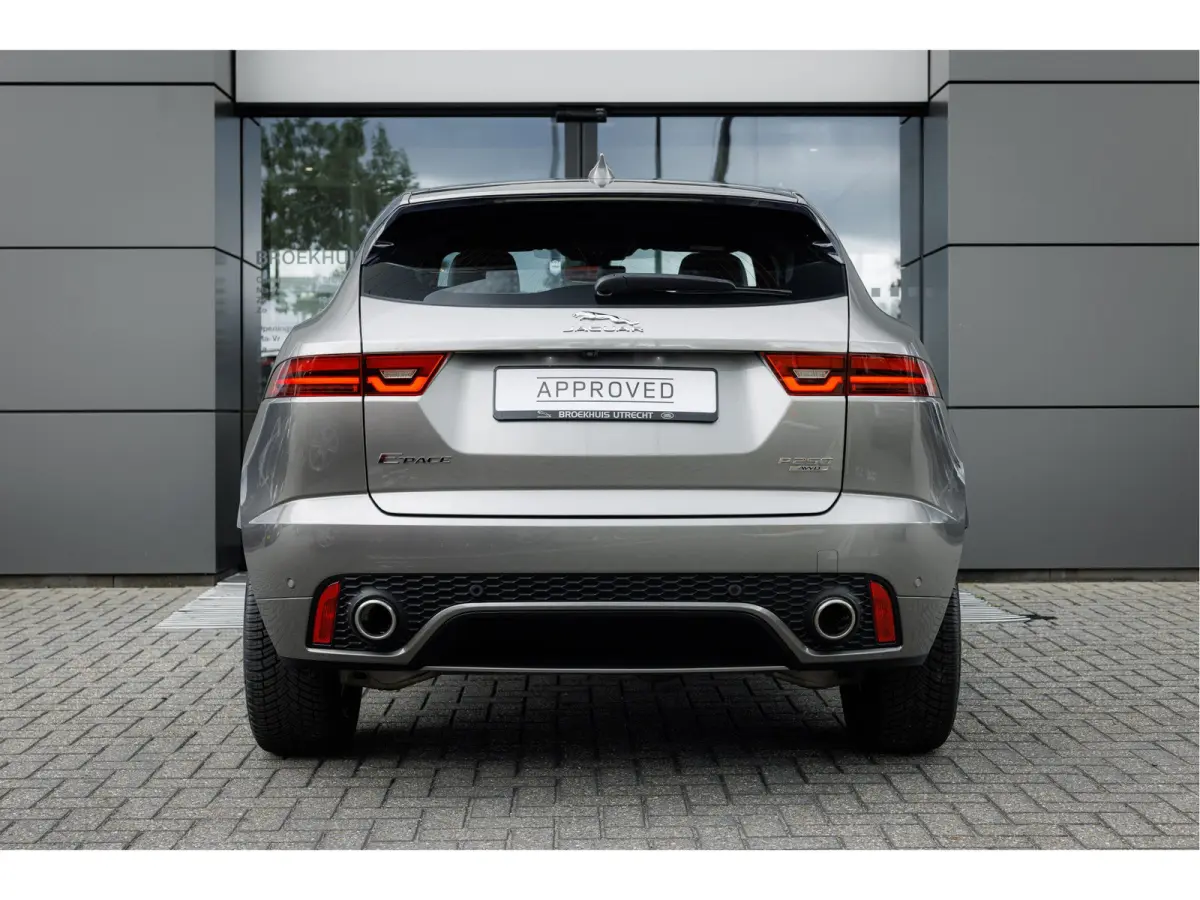 P250 AWD R-Dynamic S | Panoramadak | Elektr achterklep | Black Pack | Verwarmbare voorstoelen |