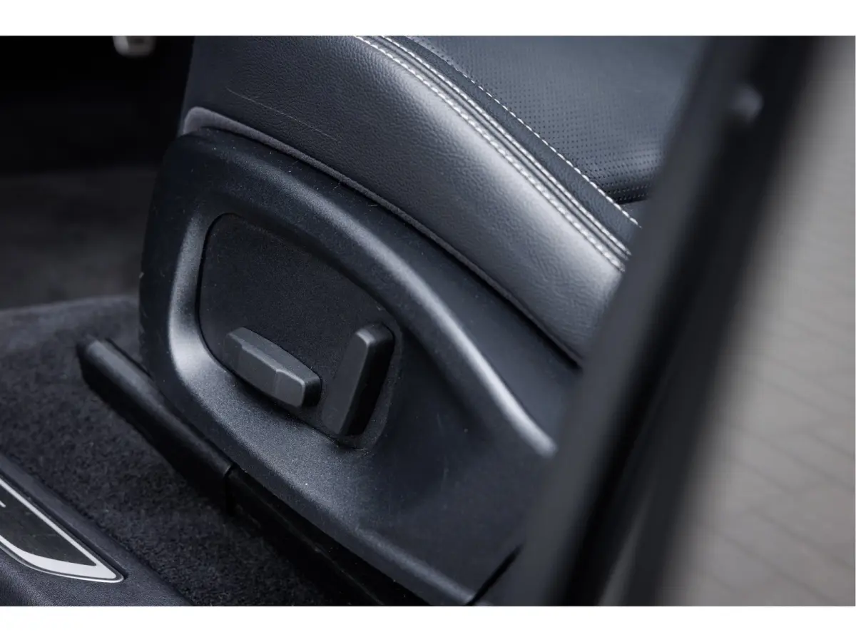 P250 AWD R-Dynamic S | Panoramadak | Elektr achterklep | Black Pack | Verwarmbare voorstoelen |
