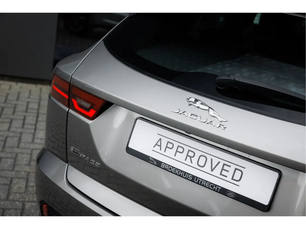 P250 AWD R-Dynamic S | Panoramadak | Elektr achterklep | Black Pack | Verwarmbare voorstoelen |