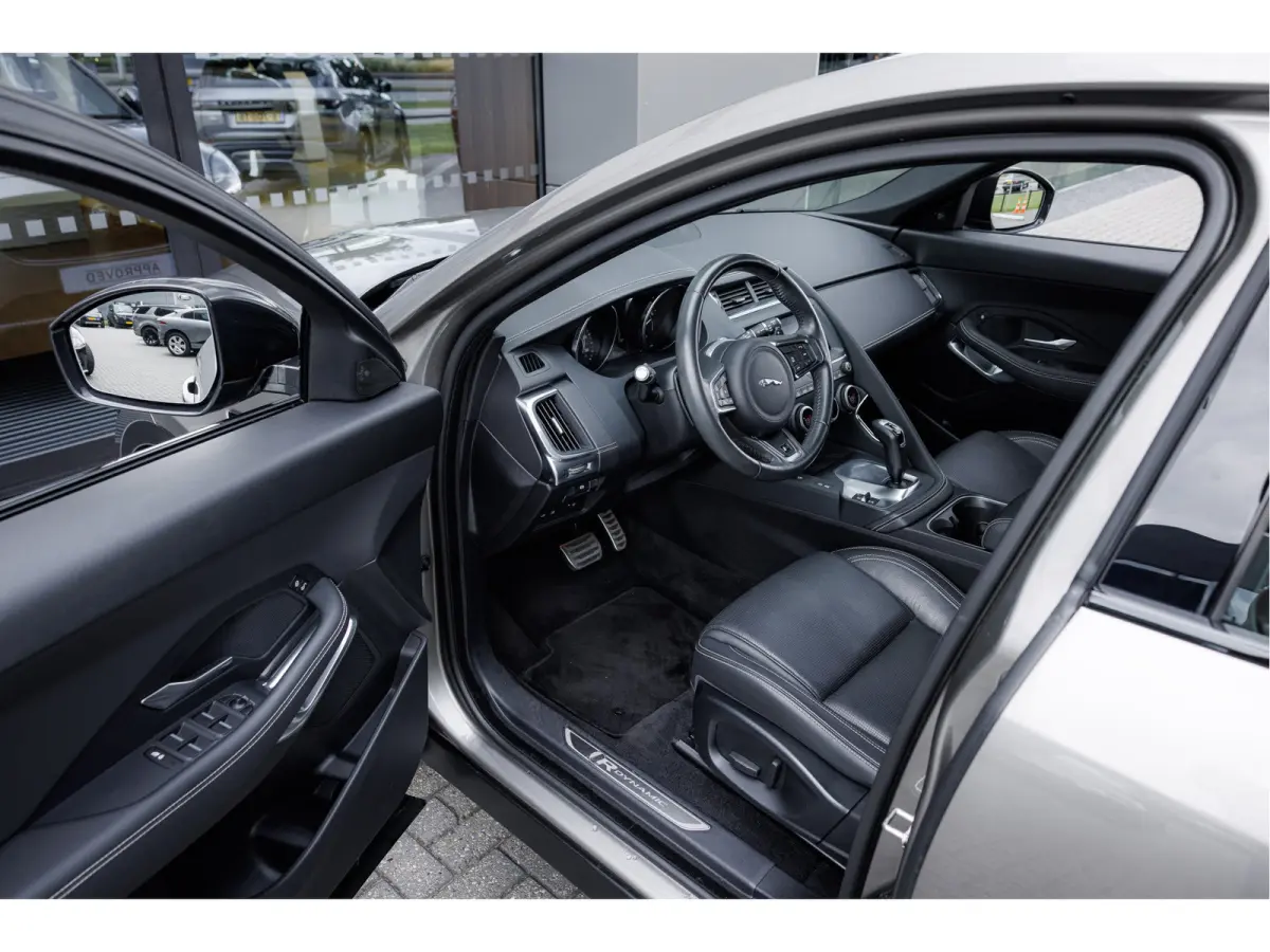 P250 AWD R-Dynamic S | Panoramadak | Elektr achterklep | Black Pack | Verwarmbare voorstoelen |