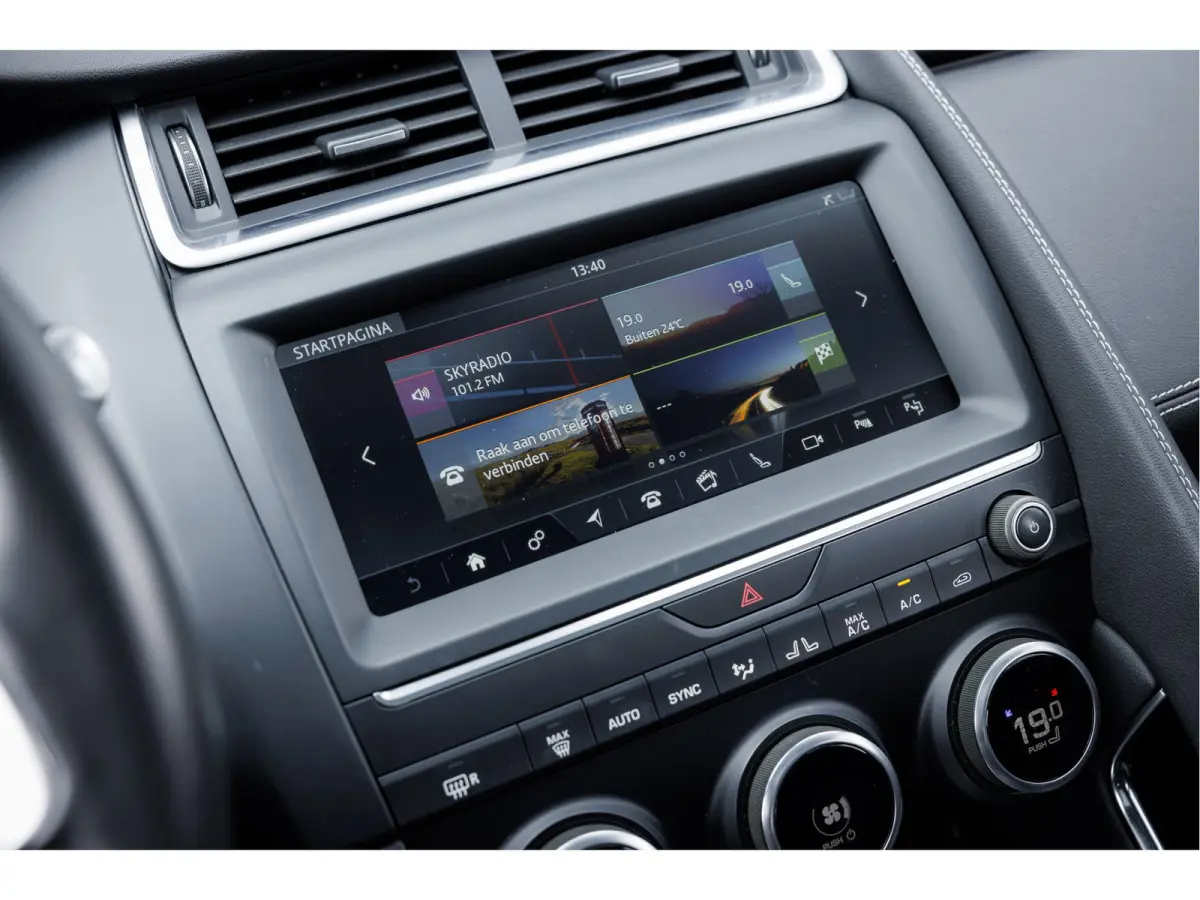 P250 AWD R-Dynamic S | Panoramadak | Elektr achterklep | Black Pack | Verwarmbare voorstoelen |