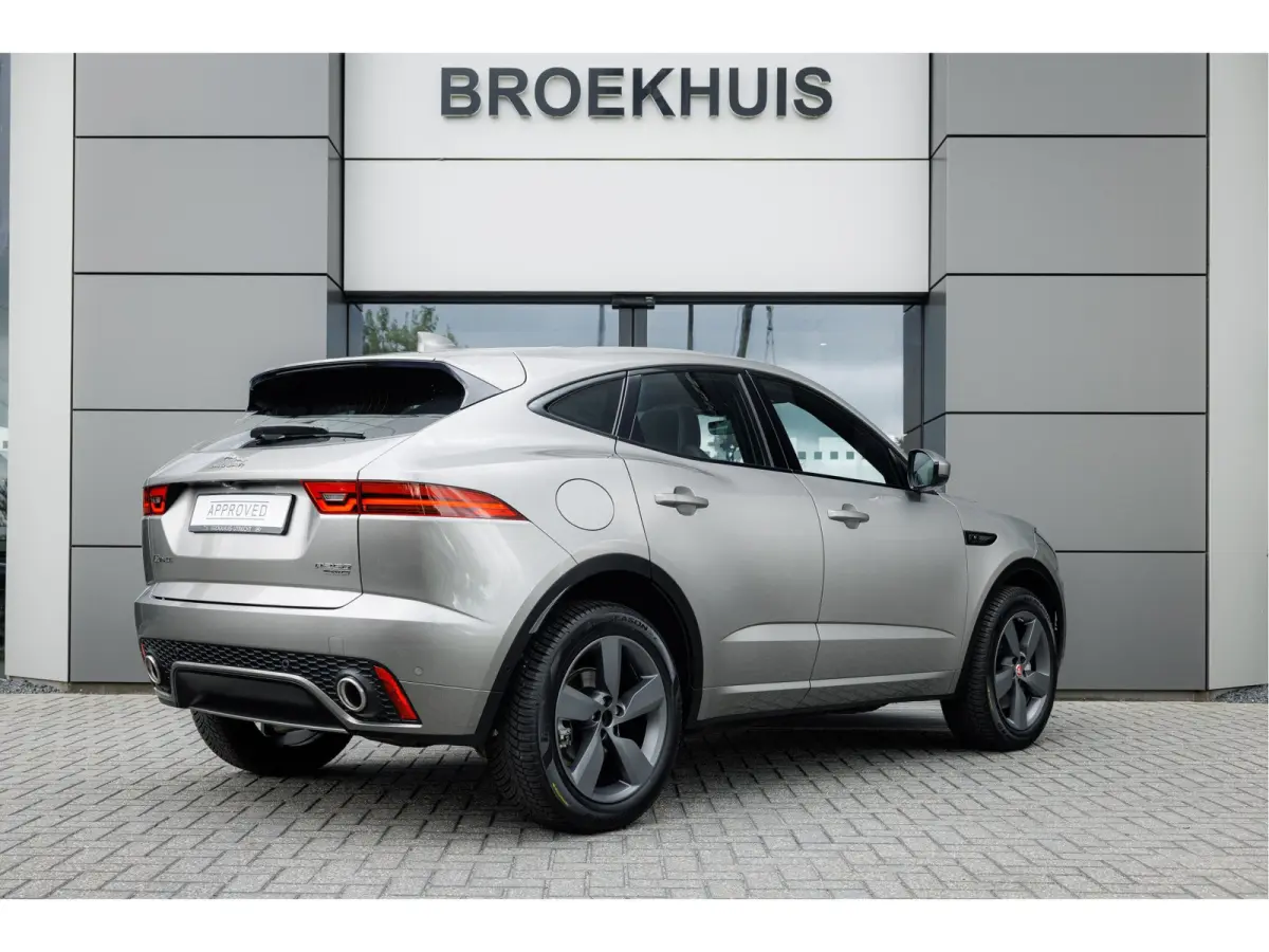 P250 AWD R-Dynamic S | Panoramadak | Elektr achterklep | Black Pack | Verwarmbare voorstoelen |
