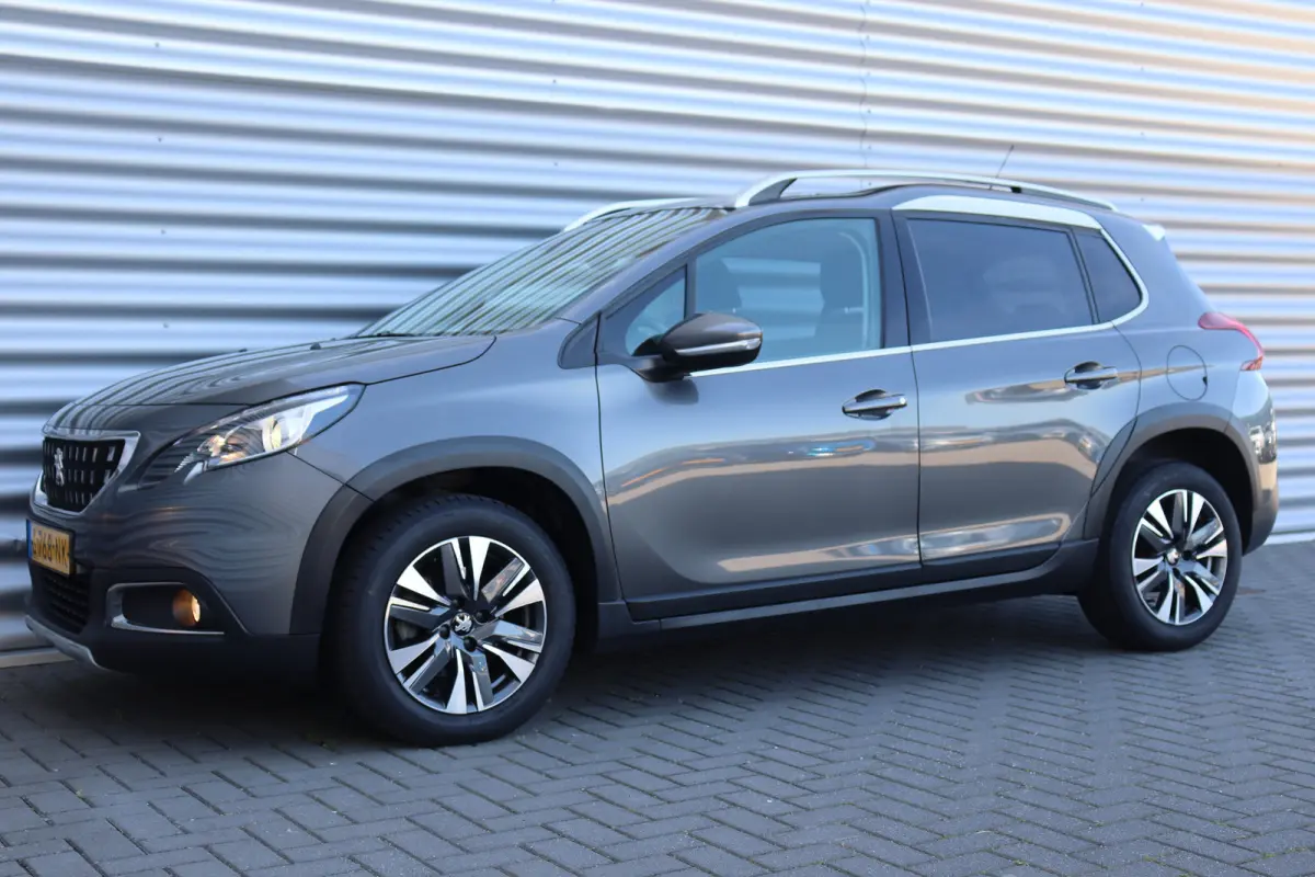 1.2 PURETECH 110PK ALLURE AUTOMAAT / NAVI / CLIMA / LED / PDC / 17" LMV / CAMERA / BLUETOOTH / CRUISECONTROL / 1E EIGENAAR / NIEUWSTAAT !!