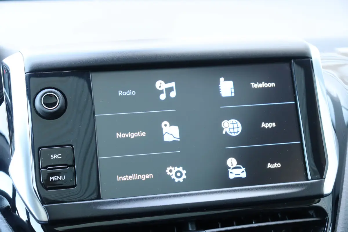 1.2 PURETECH 110PK ALLURE AUTOMAAT / NAVI / CLIMA / LED / PDC / 17" LMV / CAMERA / BLUETOOTH / CRUISECONTROL / 1E EIGENAAR / NIEUWSTAAT !!