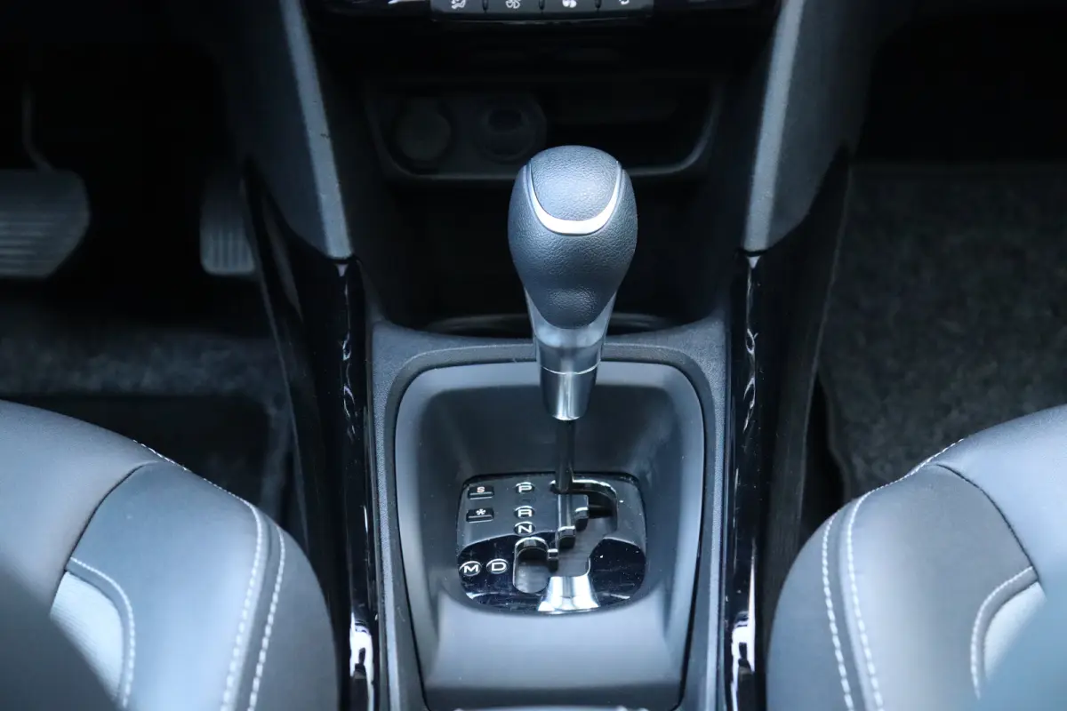 1.2 PURETECH 110PK ALLURE AUTOMAAT / NAVI / CLIMA / LED / PDC / 17" LMV / CAMERA / BLUETOOTH / CRUISECONTROL / 1E EIGENAAR / NIEUWSTAAT !!