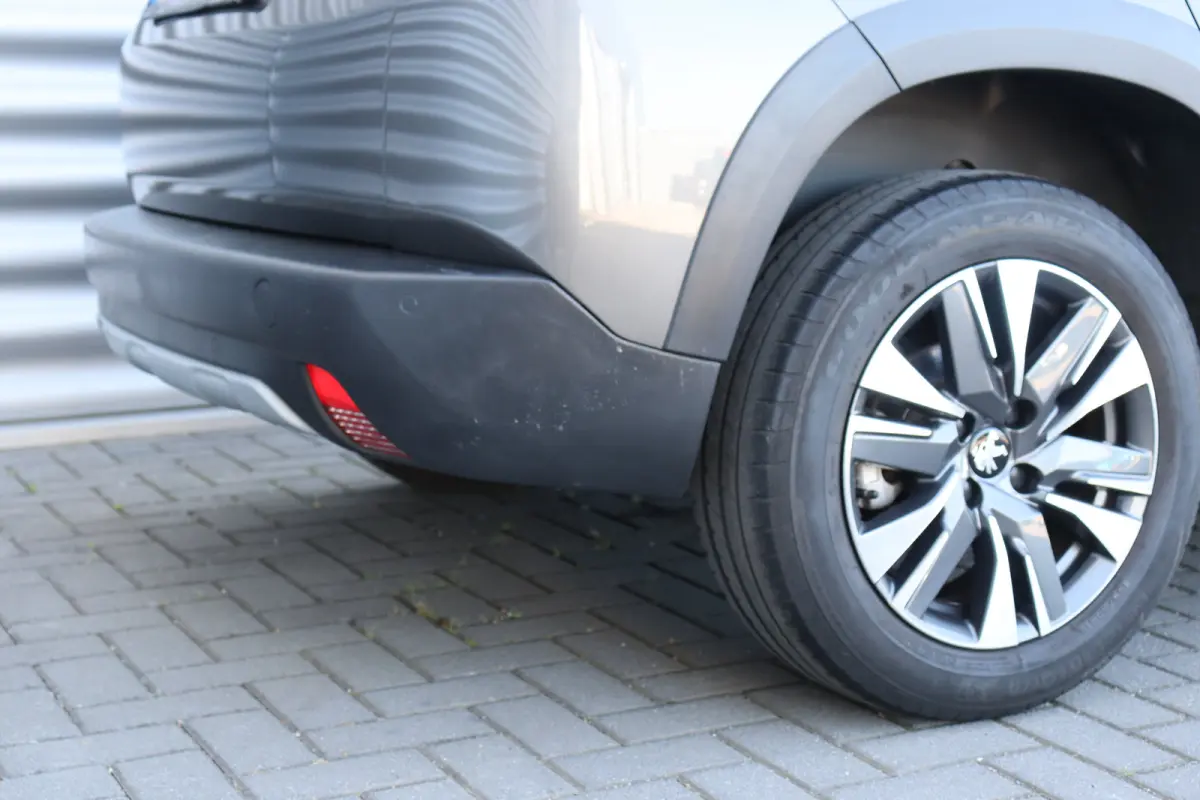 1.2 PURETECH 110PK ALLURE AUTOMAAT / NAVI / CLIMA / LED / PDC / 17" LMV / CAMERA / BLUETOOTH / CRUISECONTROL / 1E EIGENAAR / NIEUWSTAAT !!